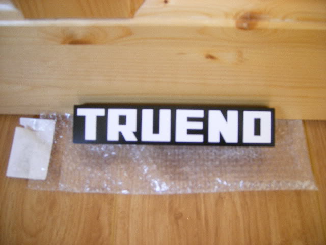 Trueno Font preview