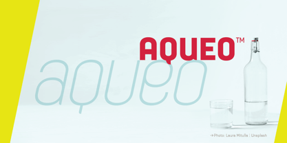 Aqueo Medium Italic Font preview