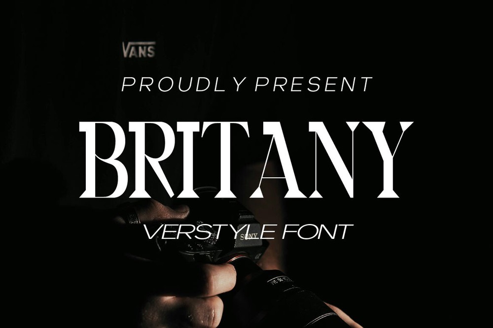 Britany Regular Font preview